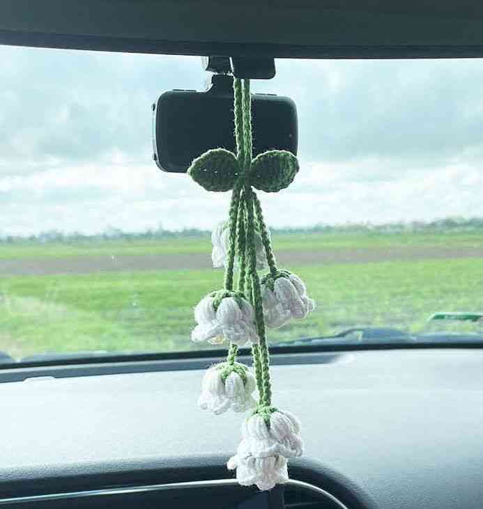 Lily car hanger - white